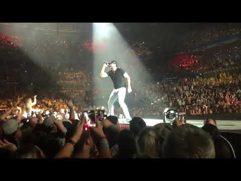 Luke Bryan! Country Girl (shake it for me ) ! Live Australia Sydney !!!