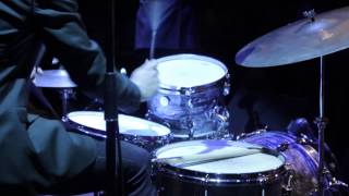 Dalindèo: "Kurvi-Twist"-live at Korjaamo