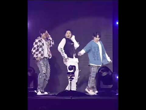 Cheol shy face omlll #kpop #seventeen #cheers #leader #carat #concert #worldtour #bethesun