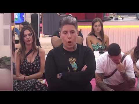 Stefani me tukla kao bokser! Matora šokirala priznanjima uživo – voditelj zanemeo!