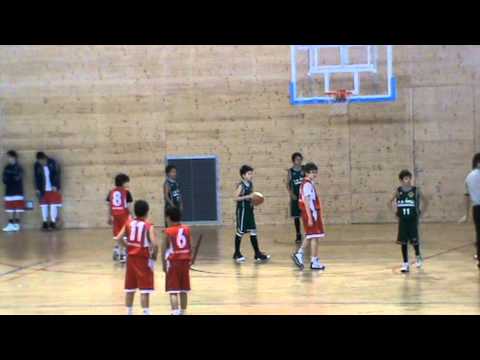 Clotet intens al partit CB i UM Mini Blanc - Cerdanyola A. Febrer 2011