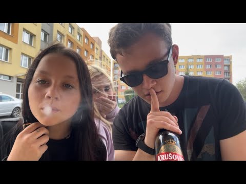 DROPP - STOJIM TU SÁM (Official Video)