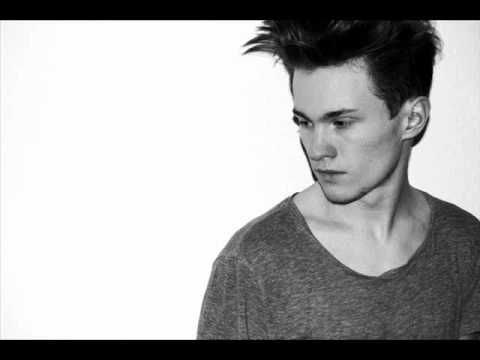 DJ T.  Feat. Khan - Leavin' Me (David August Remix)