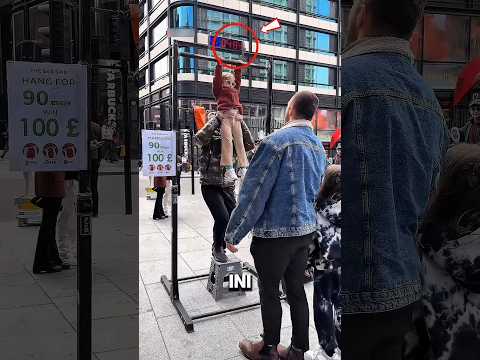 Gadis Kecil ini Bergelantungan Selama 90 Detik Demi 500 Juta Buat Biaya Sekolahnya!