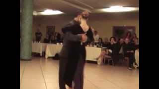 Josè Fernandez y Martina Waldman in una milonga di F. Canaro