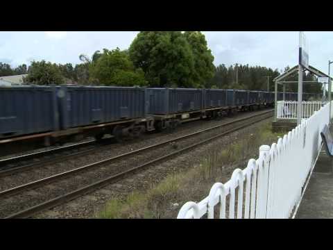 Trains in Australia: Freight train with small containers in NSW