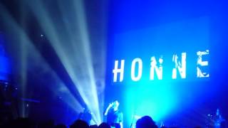 HONNE - Treat You Right (Live in Singapore)