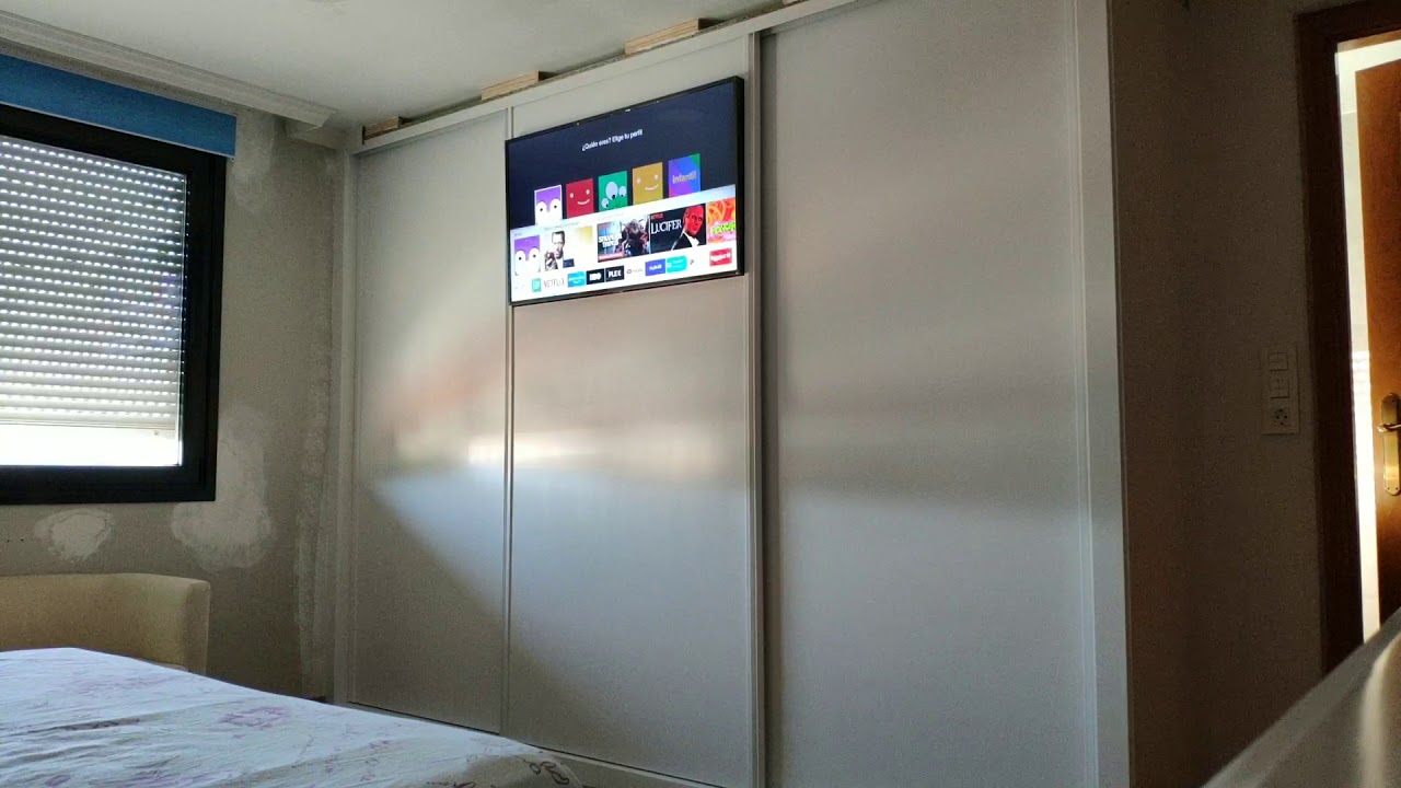 Watch Tv integrada puerta armario. Now Tv integrada puerta armario.