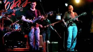 Video thumbnail for Funky jam with 3 guitar players (Gibson Les Paul, Ibanez Artist AM 255, Epiphone 335) by Leszek Wawer
