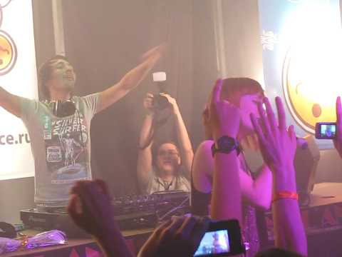 Solar Dance 5: First State ft Sarah Howells - Brave (live vocal)