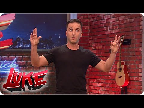 Google-Suche: Kind schreit warum - Özcan Cosar | LUKE! Die Woche und ich