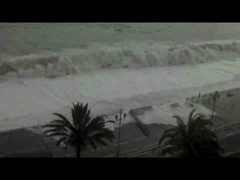 pourquoi y a t il des vagues dans la mer