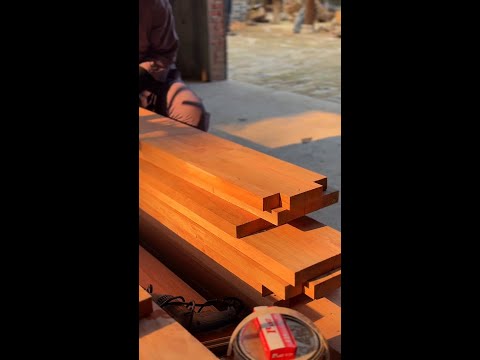 Renovating an Old House with Vintage Wood – A Creative DIY Project!