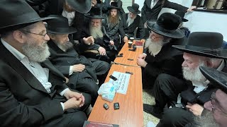 רבי דב לנדו שליט"א בניחום אבלים אצל ר' שאול אלתר | R' Dov Lando Nichum Aveilim at R' Shaul Alter