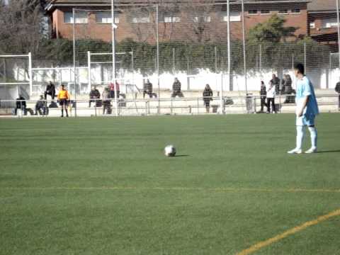 63 minutos. Remate de cabeza de Santos para el Centella