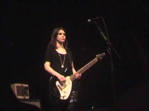 Blood Red Shoes - Heartsink (live @ AB 2010)