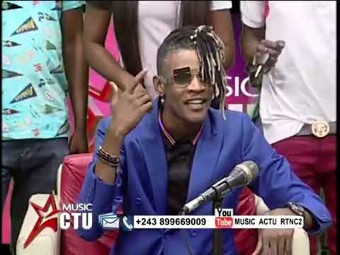 Ibrator Mpiana interprète la chanson "sang bleu" de Luciana DEMINGONGO