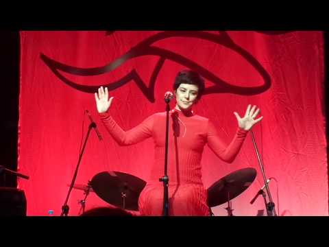 fernanda takai & roberto menescal & marcos valle @ espaço furnas cultural: the red blouse