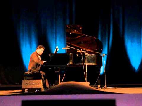 Paco Godoy  y su piano "NO ME OLVIDES" YARAVÍ Compositor: Cristóbal Ojeda Dávila