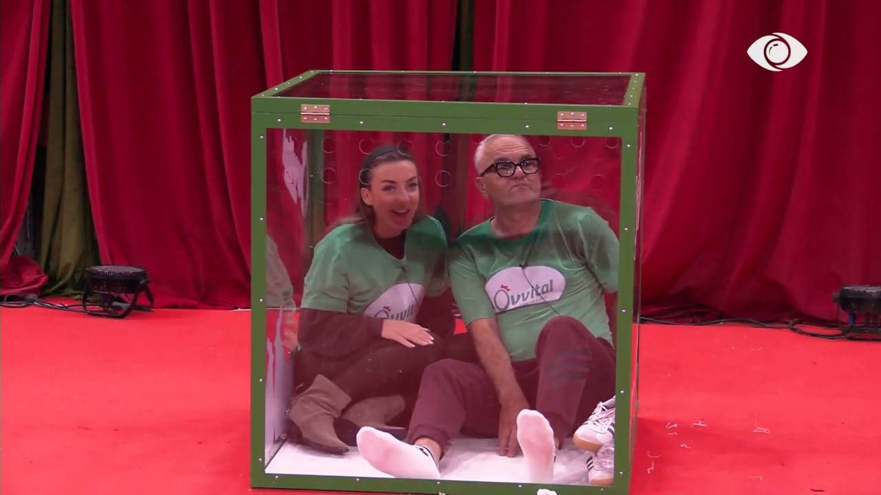 “Është Rogerti një ndër…”/ Vijon diskutimi Selin-Juela