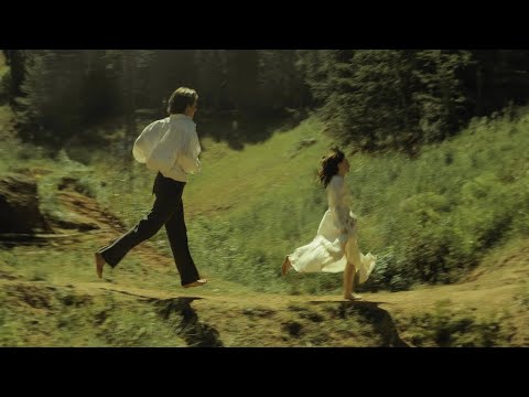 𝐏𝐥𝐚𝐲𝐥𝐢𝐬𝐭 "𝚆𝚑𝚊𝚝 𝚏𝚊𝚕𝚕𝚒𝚗𝚐 𝚒𝚗 𝚕𝚘𝚟𝚎 𝚏𝚎𝚎𝚕𝚜 𝚕𝚒𝚔𝚎"