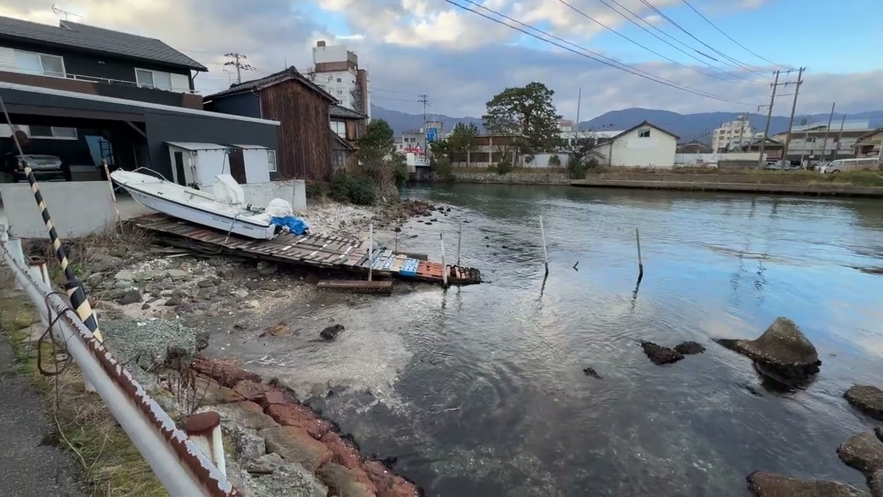 佐渡の海辺（4秒）