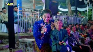 Download lagu Uncek vs Mboke Ganden (Imbangino Katresnanku) Campursari KMB Gedrug Sragen - BGS Audio - Hvs Sragen mp3 Download lagu Uncek vs Mboke Ganden (Imbangino Katresnanku) Campursari KMB Gedrug Sragen - BGS Audio - Hvs Sragen mp3