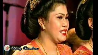 Download lagu Dewa Rucita full wayang golek sang maestro Abah Ade Kosasih Sunarya mp3