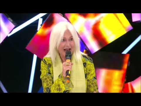 LORETTA GOGGI emoziona Carlo Conti!