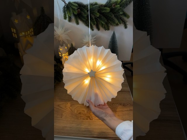 Vídeo relacionado con Pantalla de luz de estrella de papel amarilla de 60 cm, linterna colgante para decoración de ventanas de Navidad, fiestas, bodas y decoración del hogar, estrella plegable de 5 puntos (2)