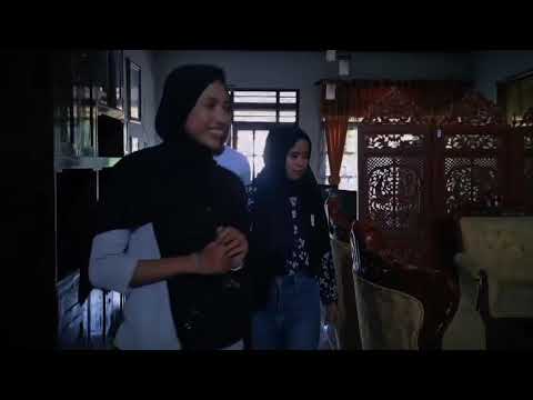 RAHASIA DI RUMAH KOSONG                              Kelompok 4