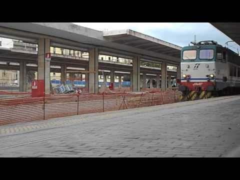 [TRENI]E656.427 titolare dell'ICN 782 in partenza dal binario 4 di PALERMO centrale
