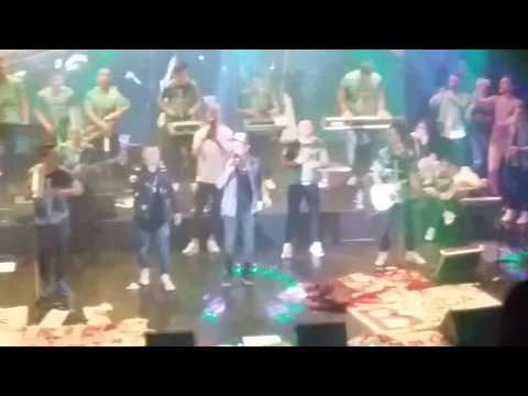 Brian Lanzelotta ft Tu papa - Me llamas Teatro colonial 11/05