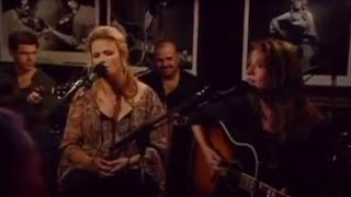 Matraca Berg &amp; Trisha Yearwood — “XXX&#39;s and OOO&#39;s (An American Girl)” — Live