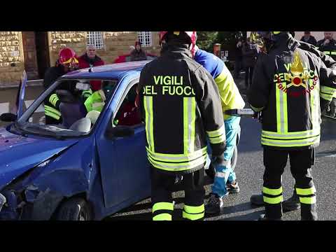 VIDEO VIGILI DEL FUOCO   SIMULAZIONE INCIDENTE POMARANCE