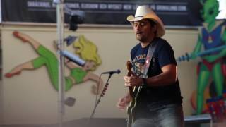 Crushin&#39; It - Brad Paisley (Stockholm, Sweden, 25 July 2017)