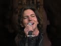 Pearl Jam singer Eddie Vedder surprises the crowd with "Black" 🎤 #EddieVedder #PearlJam
