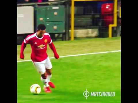 Memphis depay dribling