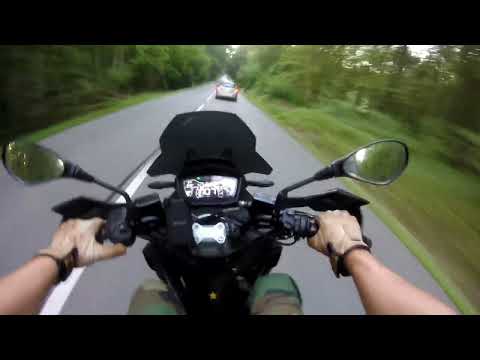 Aprilia SR GT 125 overtake