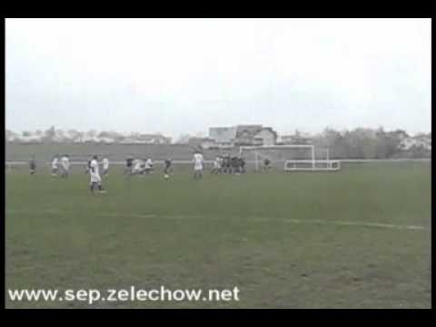 2008.04.20 Sęp Żelechów - Victoria Kałuszyn: rzut wolny w wykonaniu Piotrka Mądrego