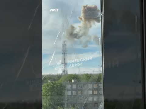 UKRAINE: Fernsehturm in Charkiw nach Angriff eingestürzt | WELT #shorts
