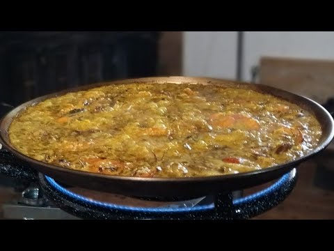 Arroz con pollo y marisco | Receta fácil y sabrosa de arroz 🥘