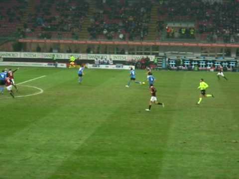 Il gol di Flamini in Milan Novara