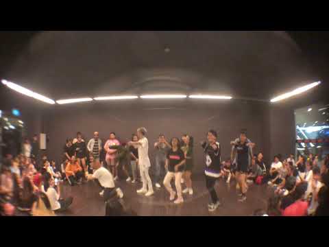 KPOP Dance Off Vol 104: BTS - Idol