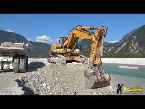 OLD LIEBHERR 974 EXCAVATOR DIGGING and LOADING GRAVEL on Dump Truck #liebherr #excavator