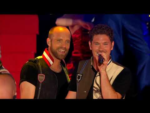 voXXclub: The Maestro präsentiert "Geiles Himmelblau“ mit seinem grossem Poporchestra