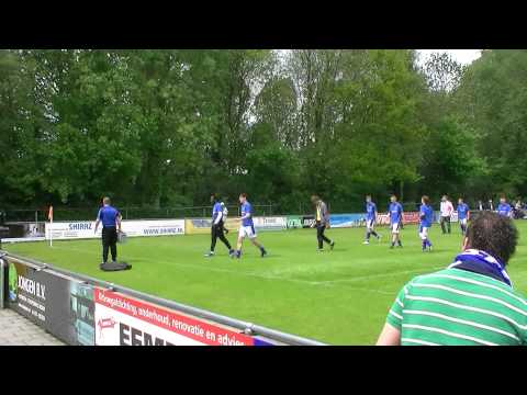 Ontspannen sfeer tijdens warming up vv Drechtstreek - GVV'63