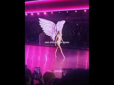 The moment she spread her wings 🩷. #gigihadid #victoriasecret #supermodel #fashion