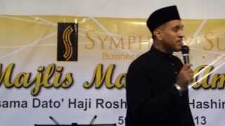 Louis the Maestro Sings "Selamat Hari Raya"