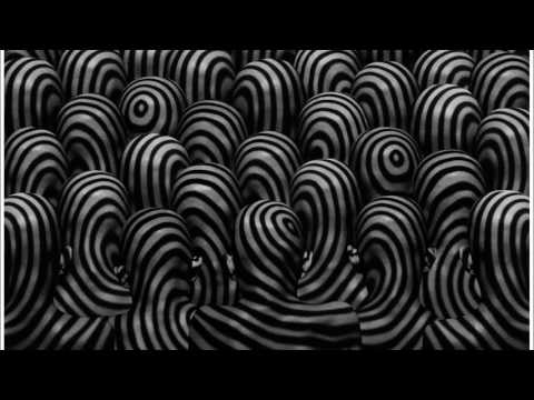 EEEMUS - Creme De La Creme